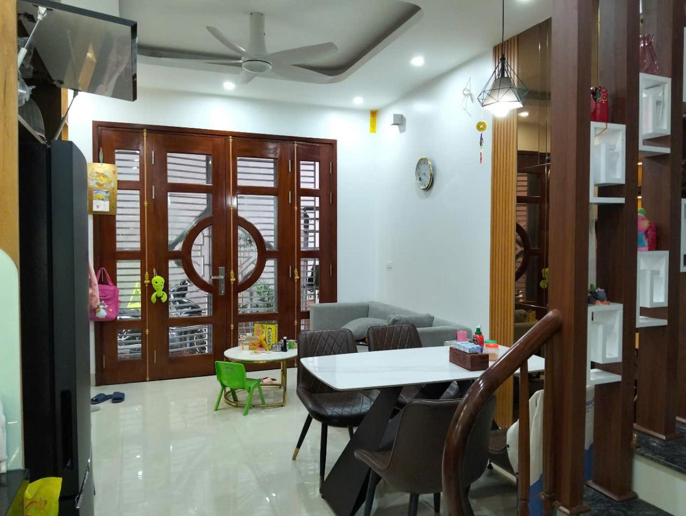 NHÀ 6 TỶ- THỤY PHƯƠNG - Ô TÔ ĐỖ CỔNG - Ở NGAY - TẶNG FULL NỘI THẤT